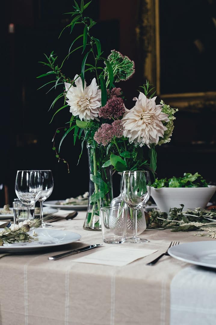 Table plates and flowers